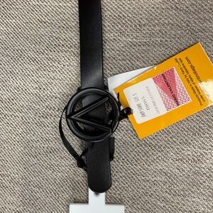 Black leather Valentino belt